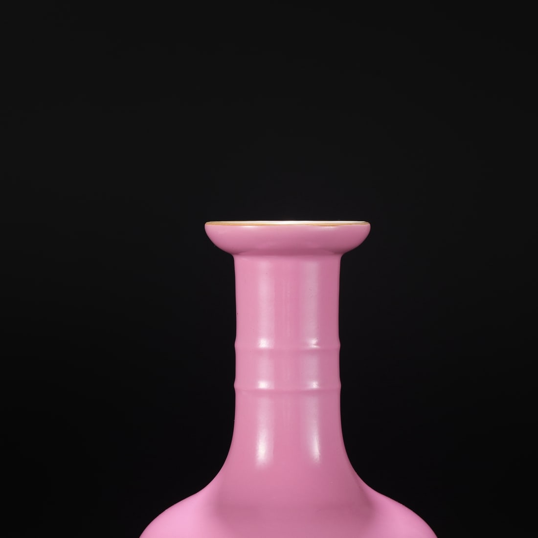 An Exquisite Ruby Red-Glazed Vase - 3
