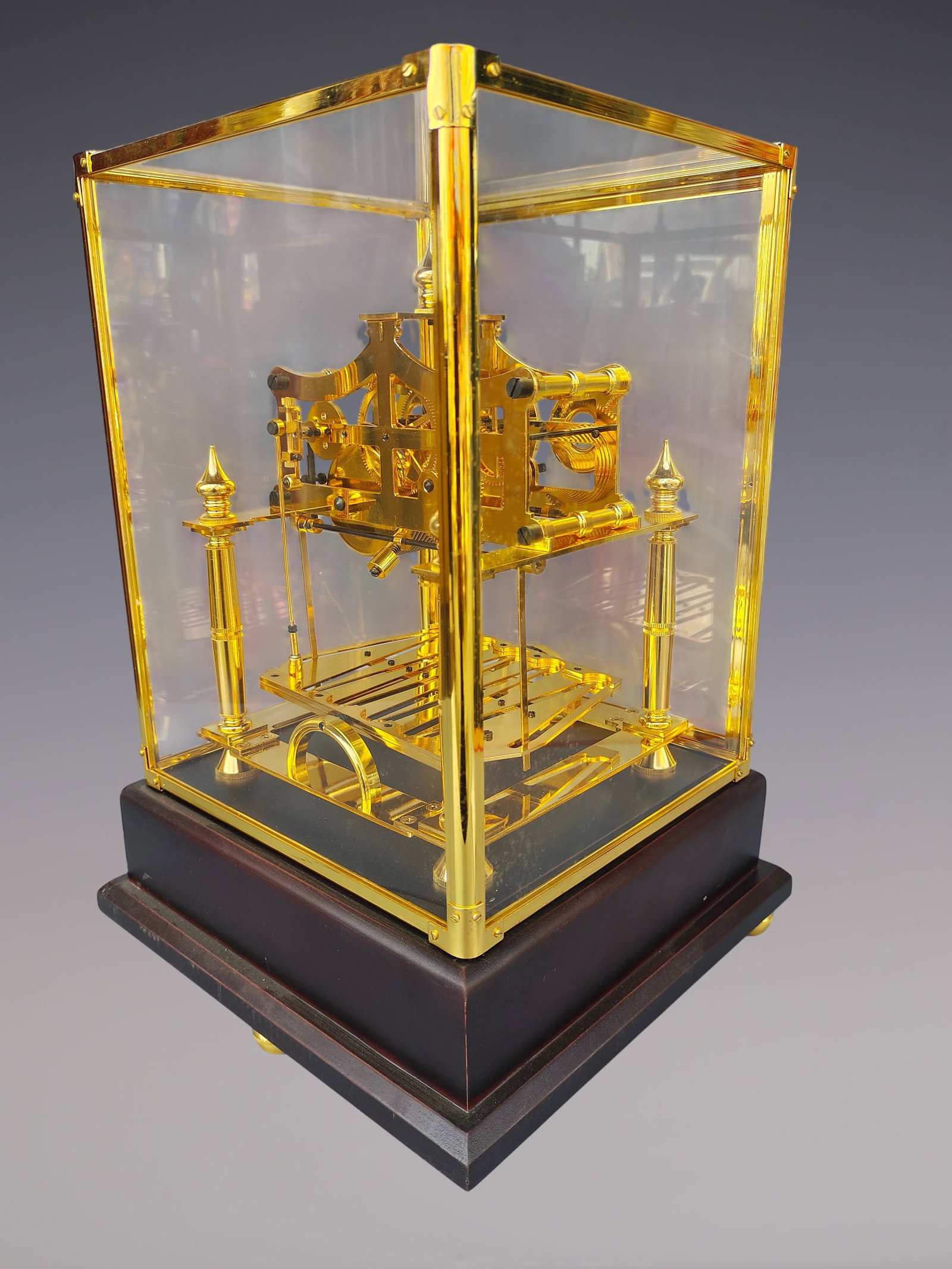 An Exquisite Gilt Bronze Clock - 4