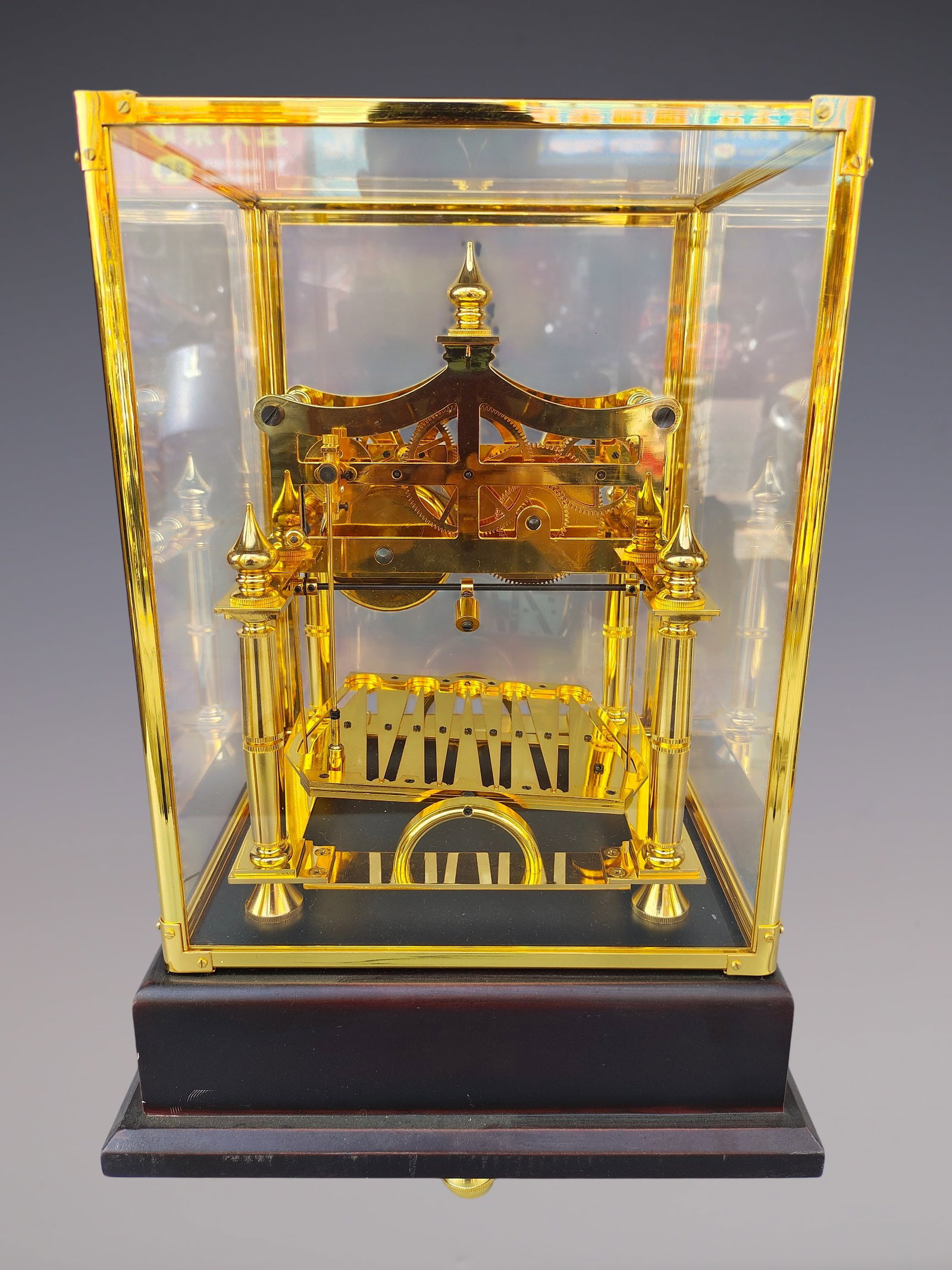 An Exquisite Gilt Bronze Clock - 5