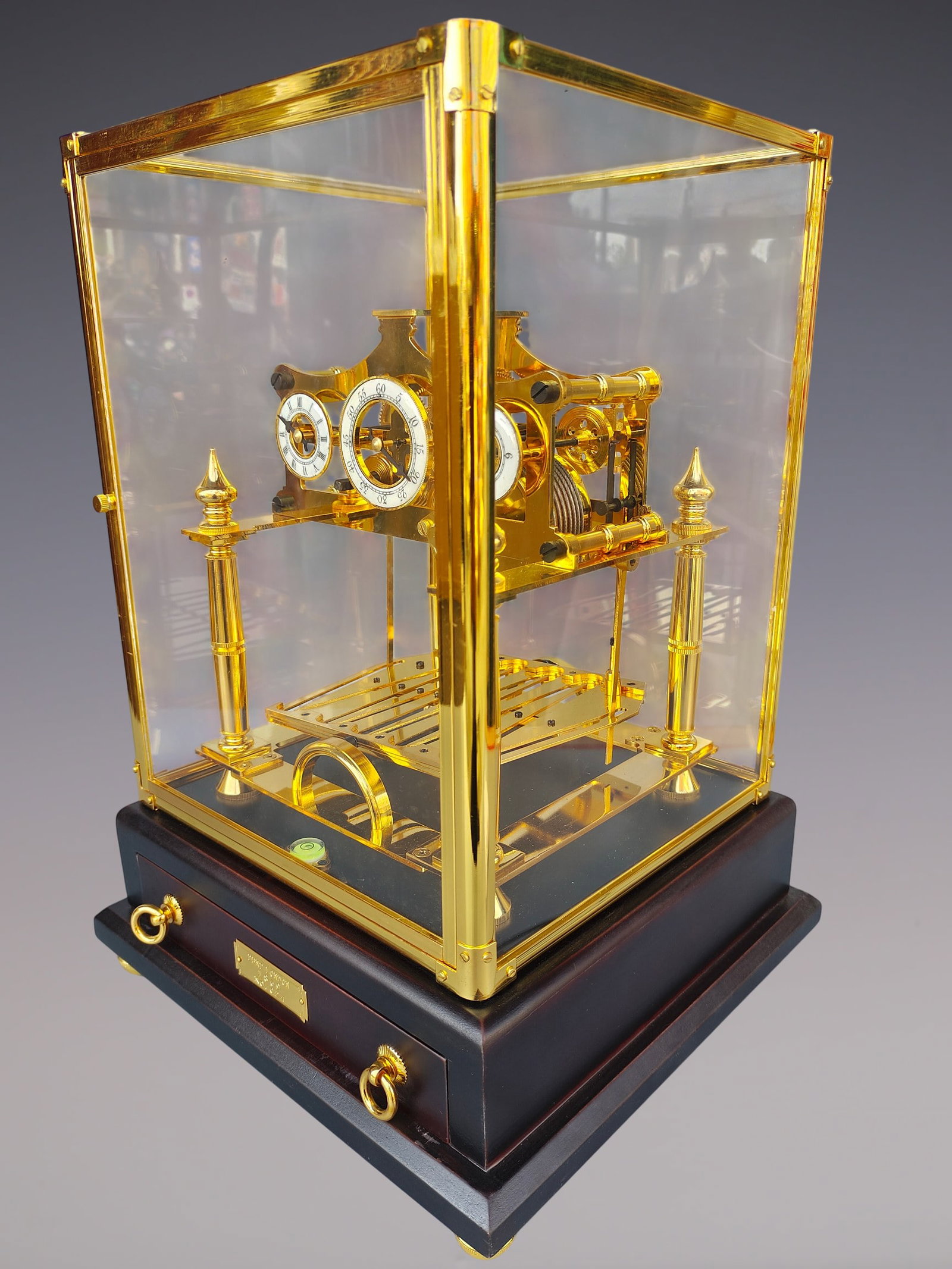 An Exquisite Gilt Bronze Clock - 8