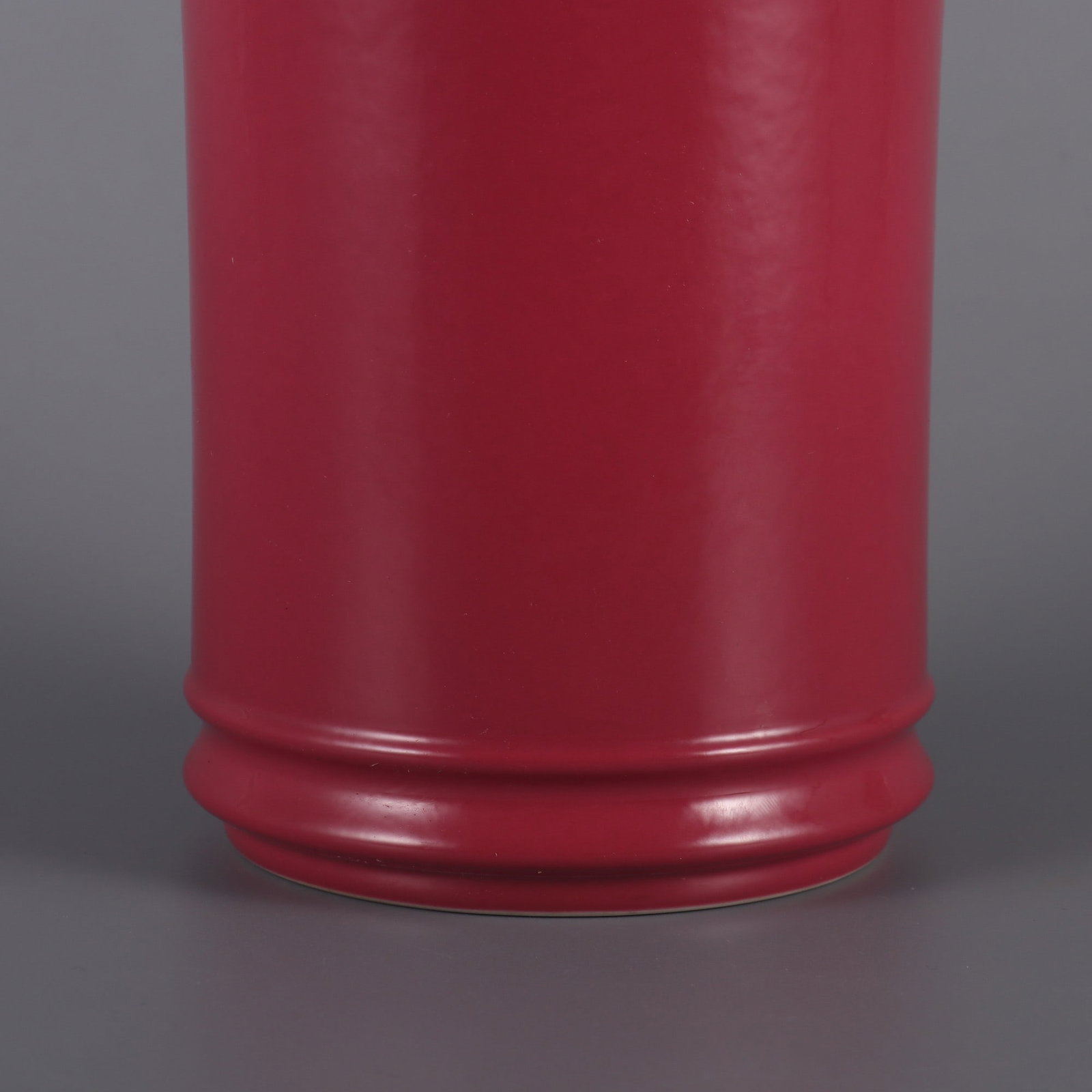 An Exquisite Ruby Red-Glazed Brush Pot - 4