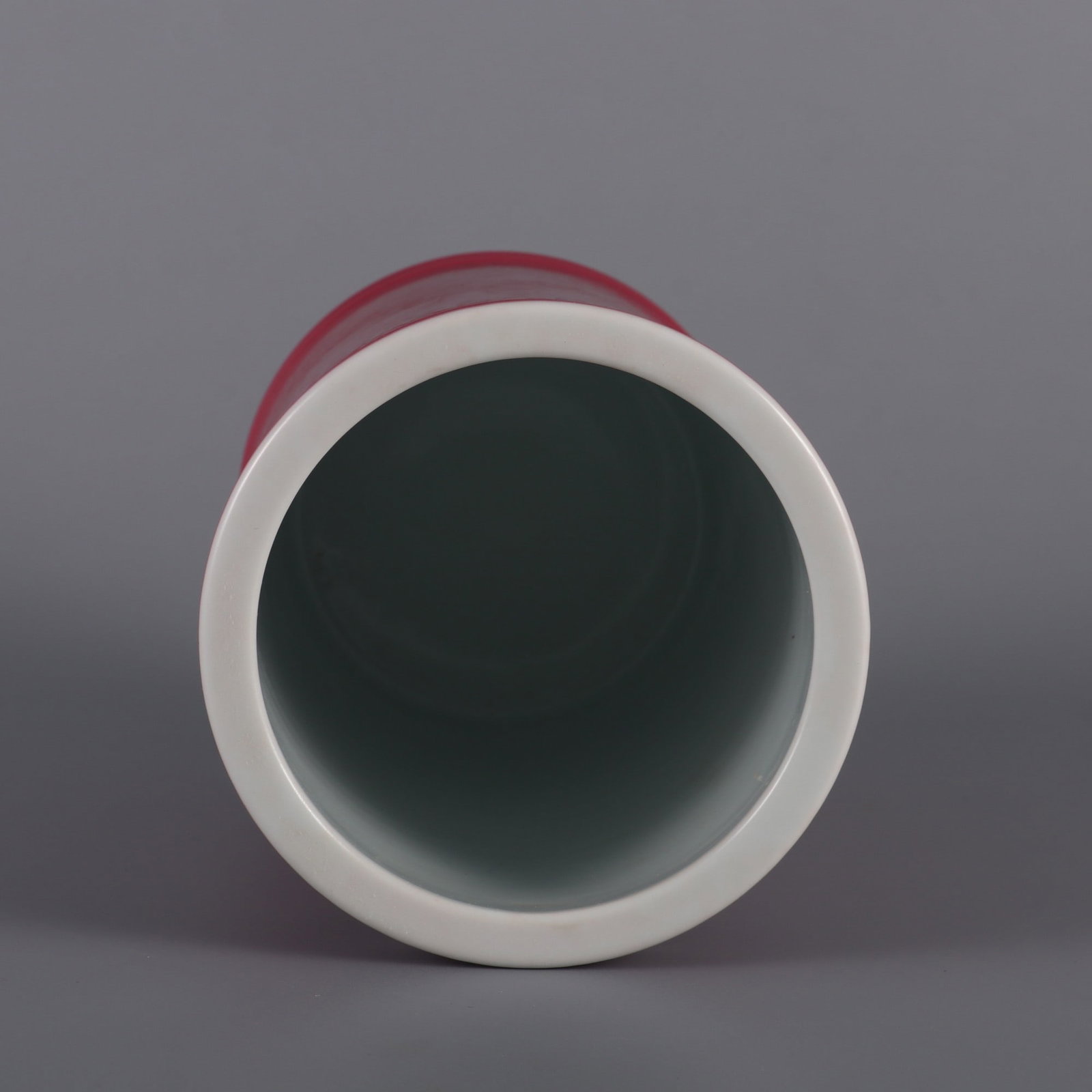 An Exquisite Ruby Red-Glazed Brush Pot - 7