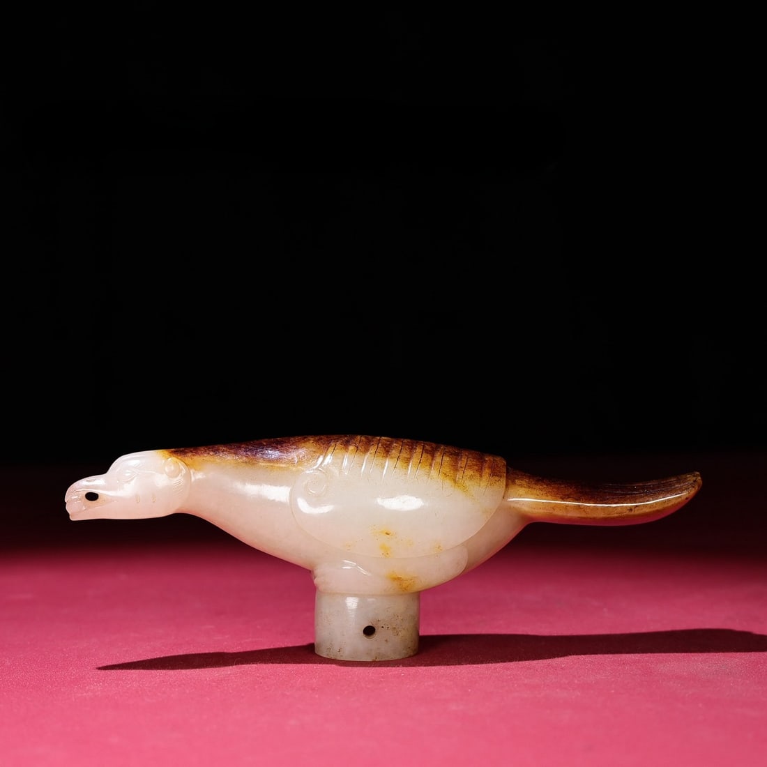 An Exquisite White Jade Phoenix Ornament: An Exquisite White Jade Phoenix Ornament Han Dynasty, China Size:6.2inx2.2inx1.6in Weight:260g白玉凤鸟权杖 中国汉代 Size:15.8cmx5.6cmx4cm We