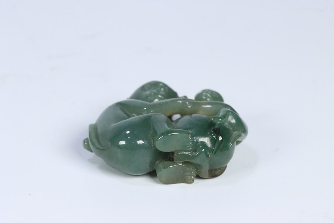 An Exquisite Jadeite Monkey Hand Piece - 5