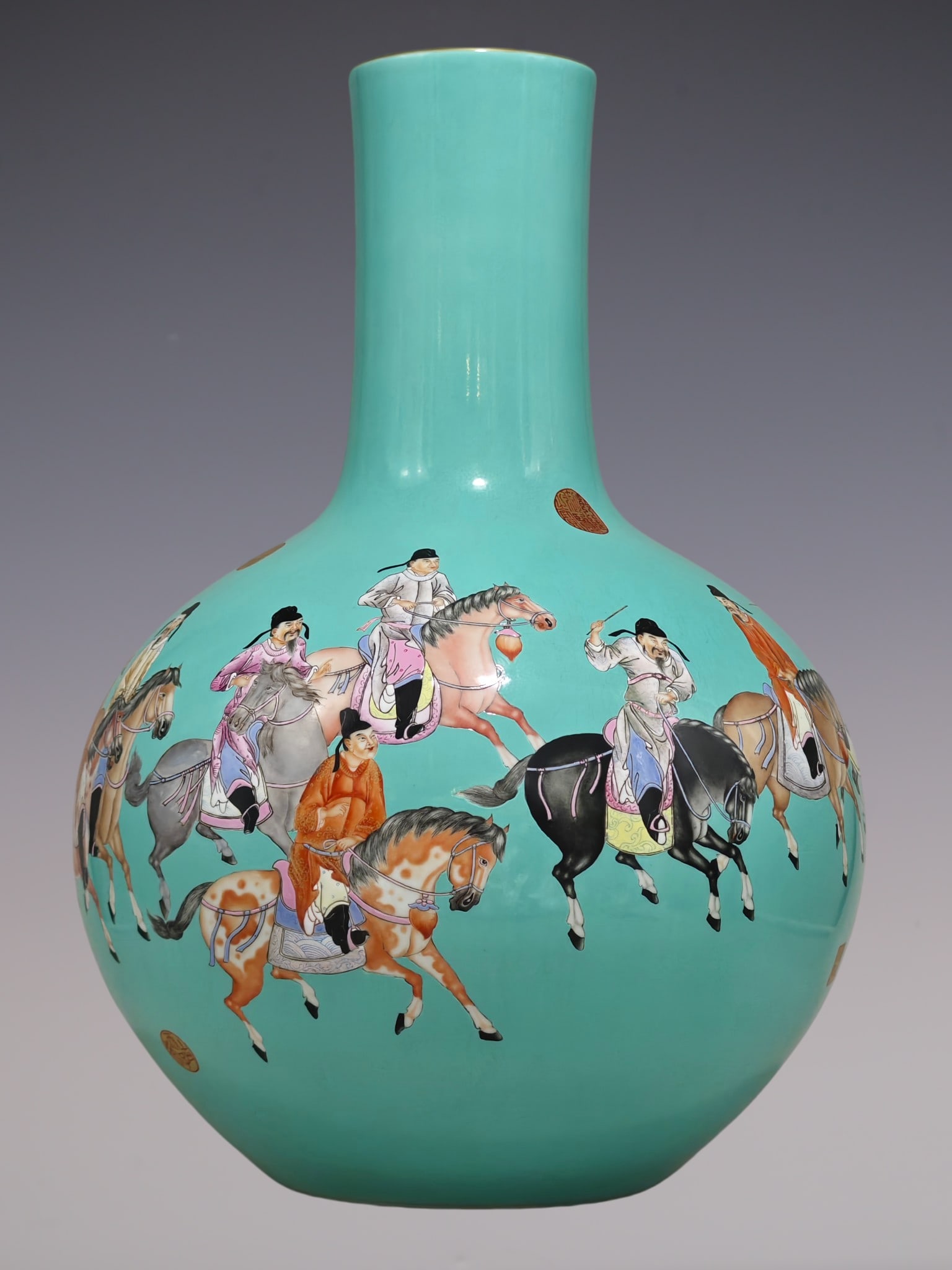 An Exquisite Green Ground Character and Story Pattern Vase: An Exquisite Green Ground Character and Story Pattern Vase Qing Dynasty, China Qianlong Six-character Mark Size:22inx15.4in松石绿底八王出寻图ä