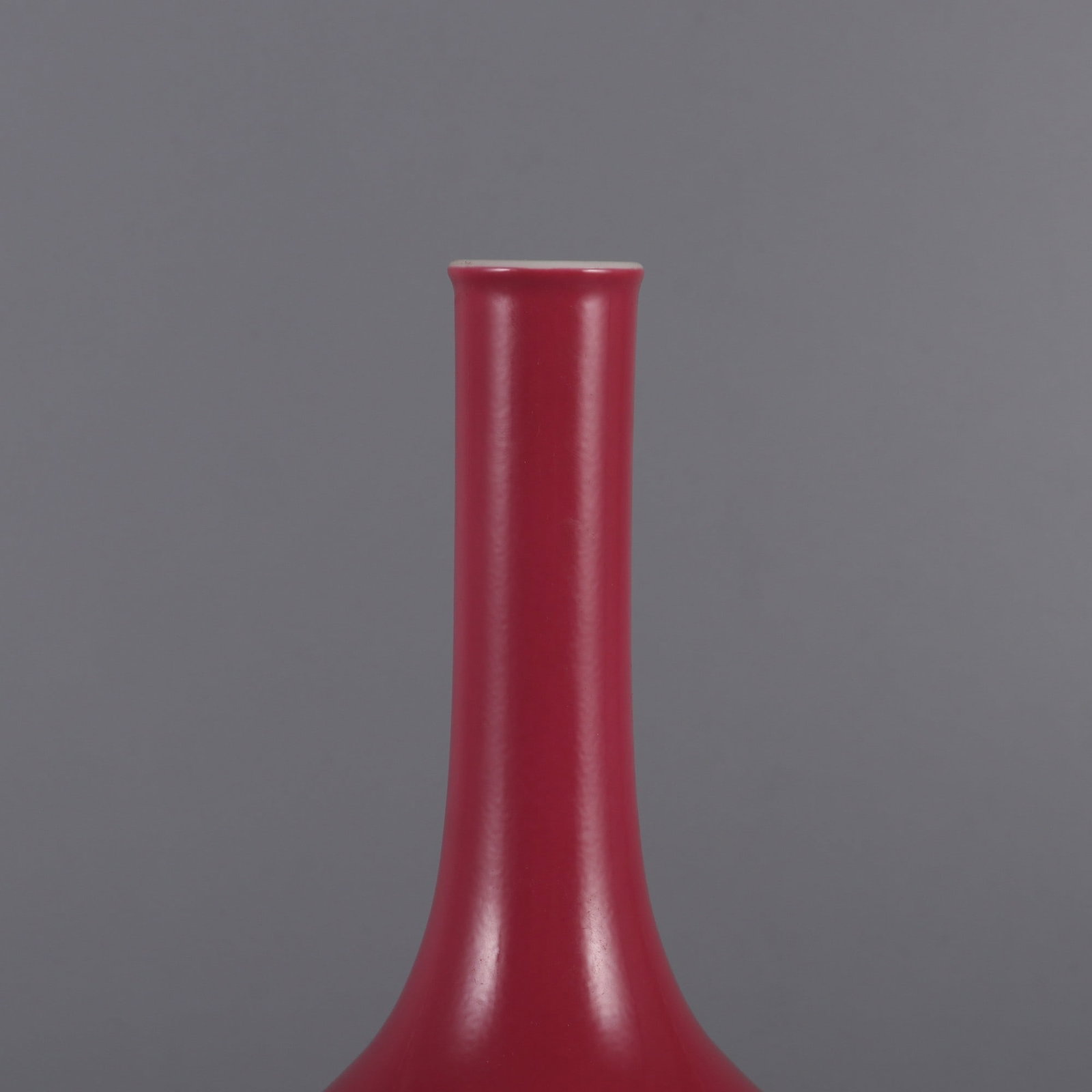 An Exquisite Ruby Red-Glazed Vase - 3