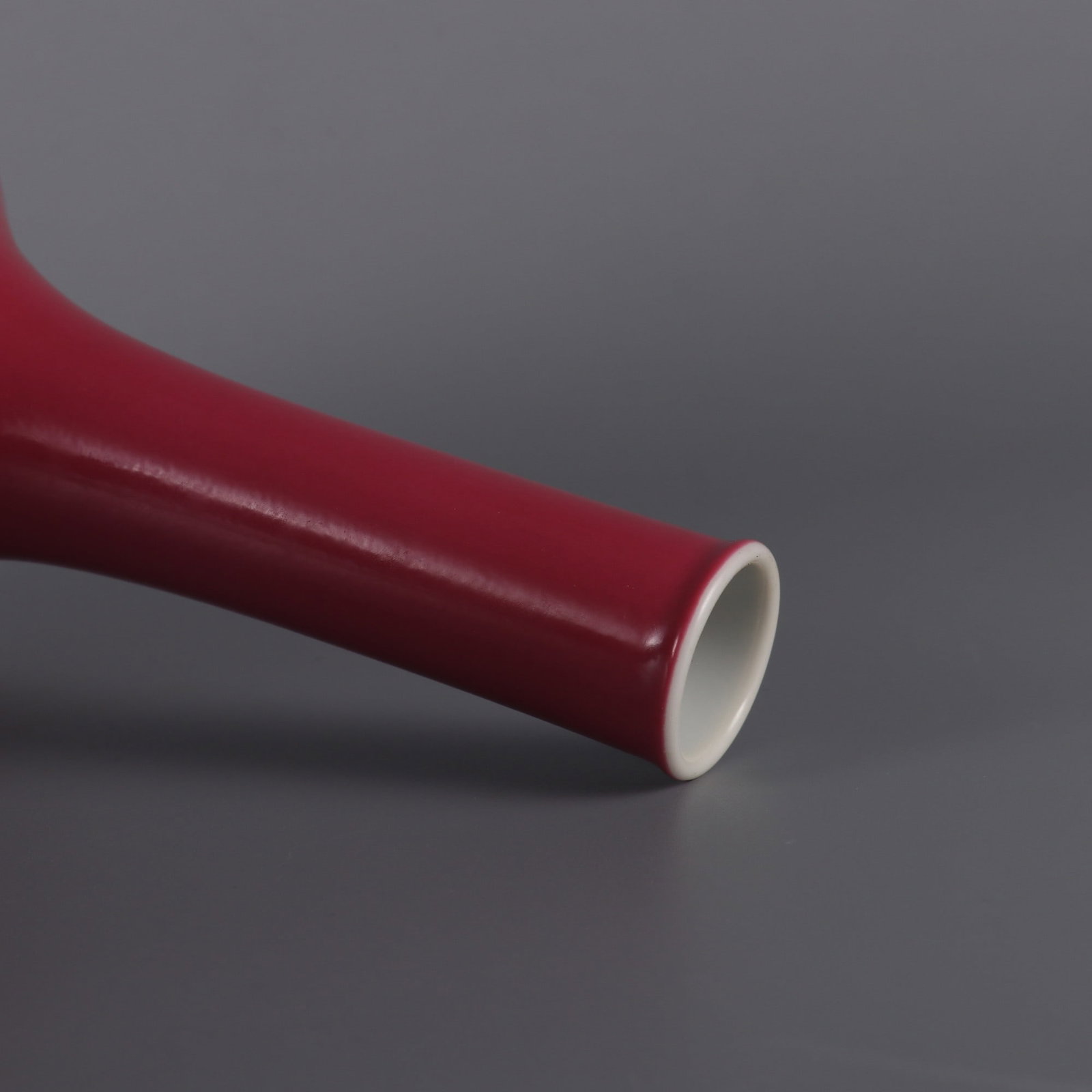 An Exquisite Ruby Red-Glazed Vase - 7