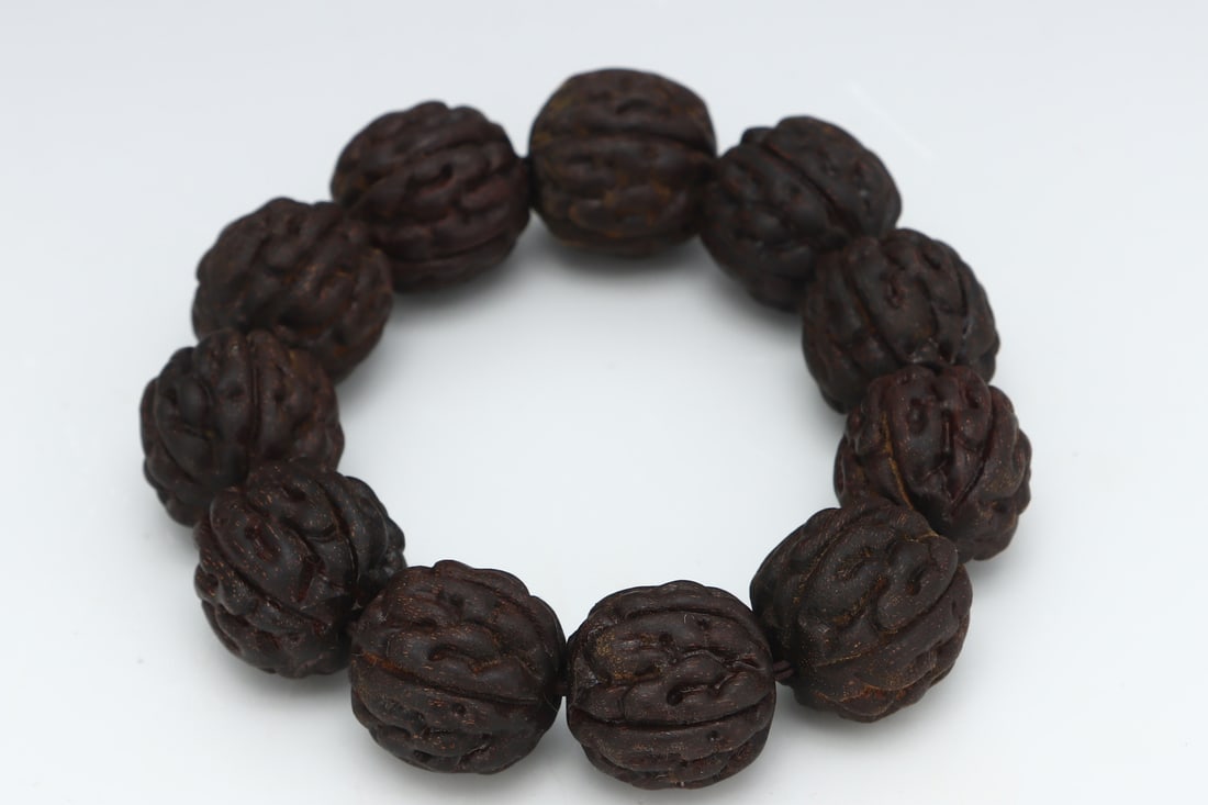 An Exquisite Eaglewood Bracelets - 7