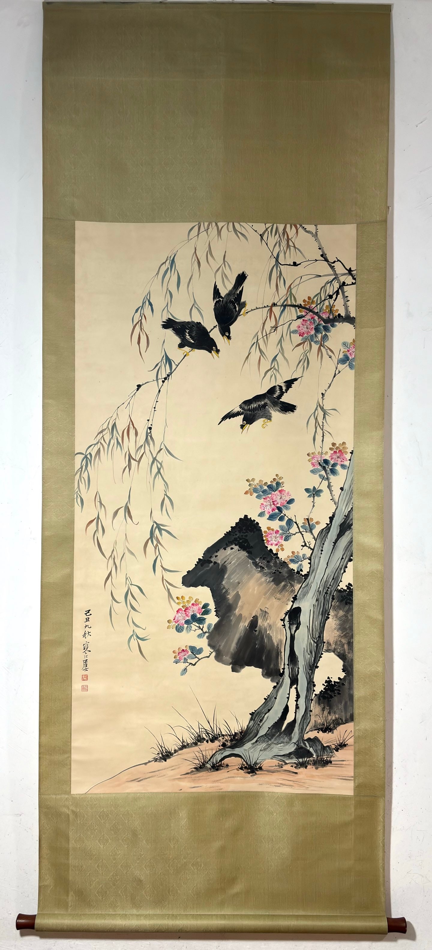 A Chinese Vertical Scroll Ink Painting of Flower and Bird on Paper: A Chinese Vertical Scroll Ink Painting of Flower and Bird on Paper Jiang hanting Without frame Size:53.7inx26.6in江寒汀花鸟图
