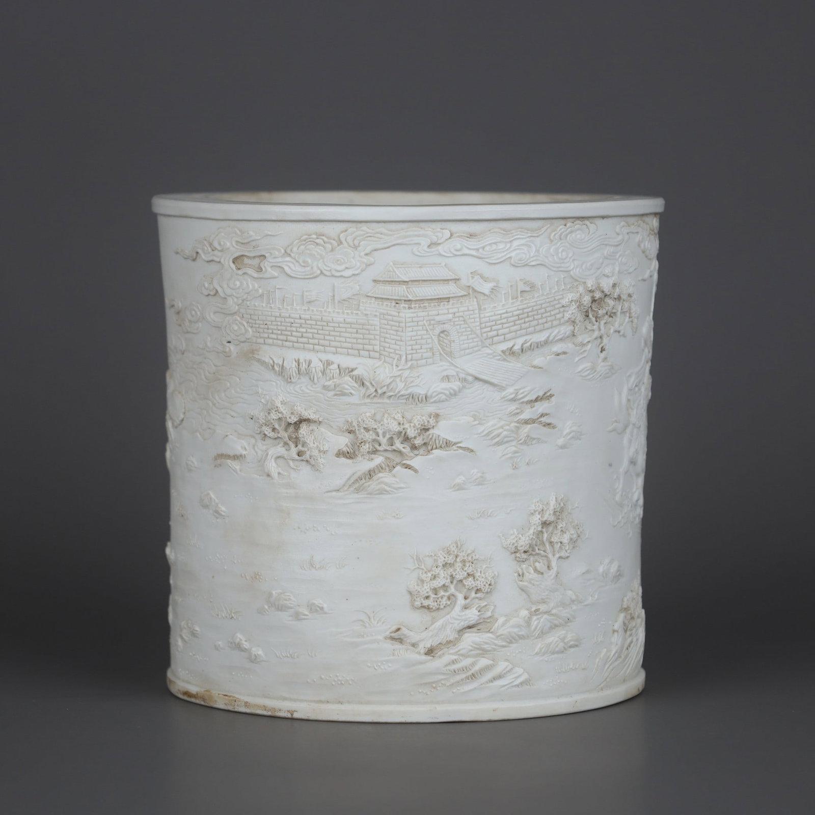 A Exquisite White Glaze Figures Pattern Brush Pot - 2