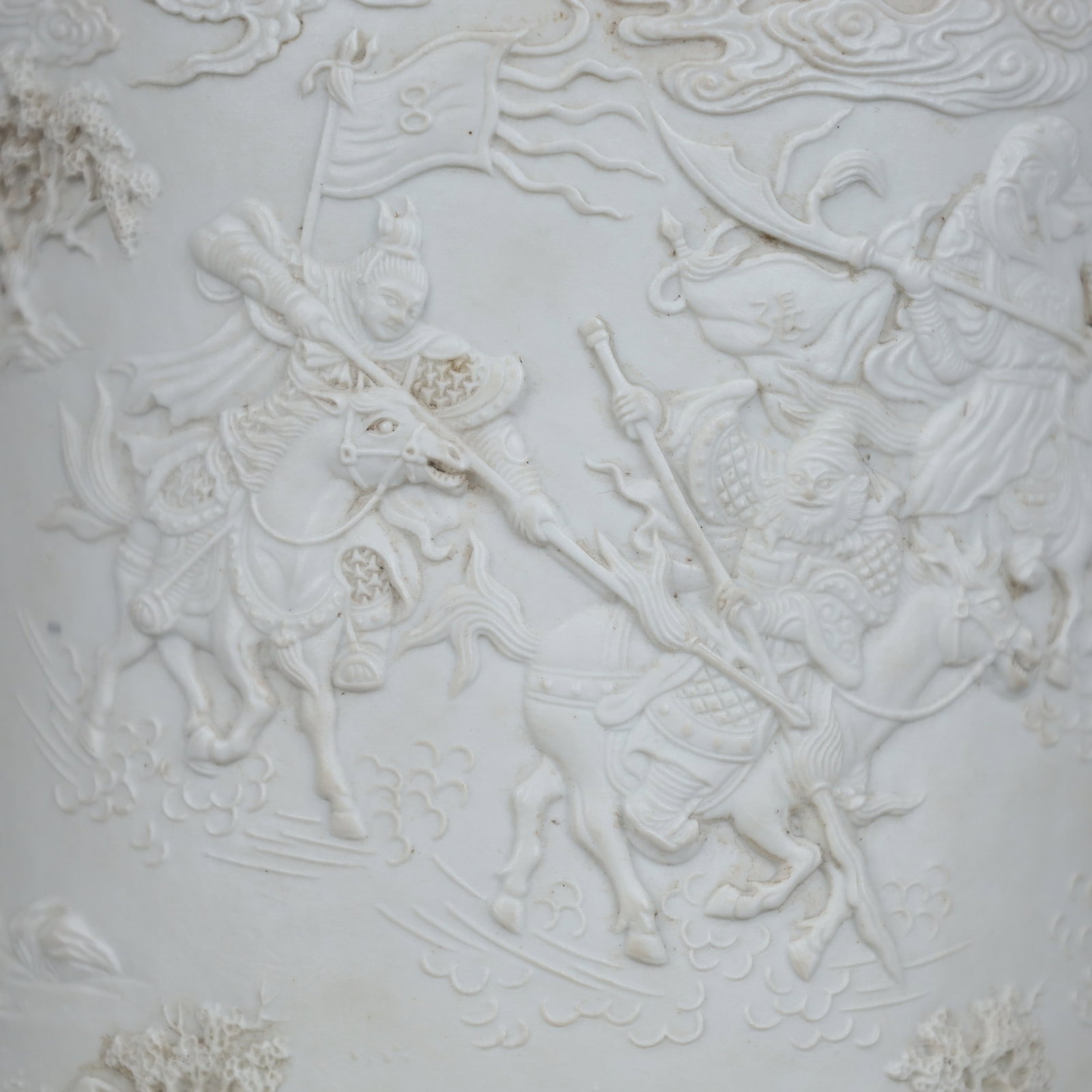 A Exquisite White Glaze Figures Pattern Brush Pot - 5