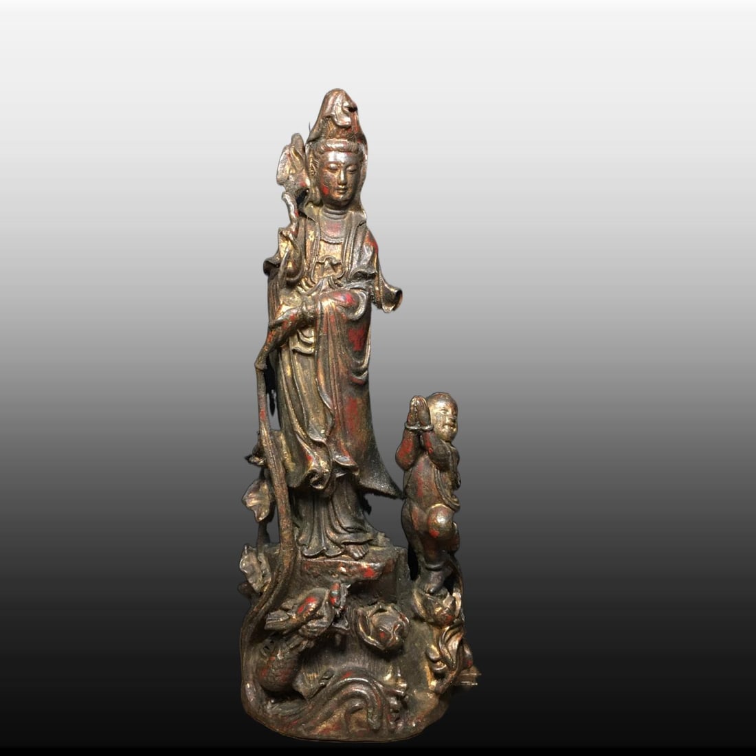 A Exquisite Copper Avalokitesvara Statue Ornament: A Exquisite Copper Avalokitesvara Statue Ornament,Qing Dynasty, China,Qianlong Four-character Mark,Size:3.5inx2in,Weight:880g 铜观音摆件,中国清代,
