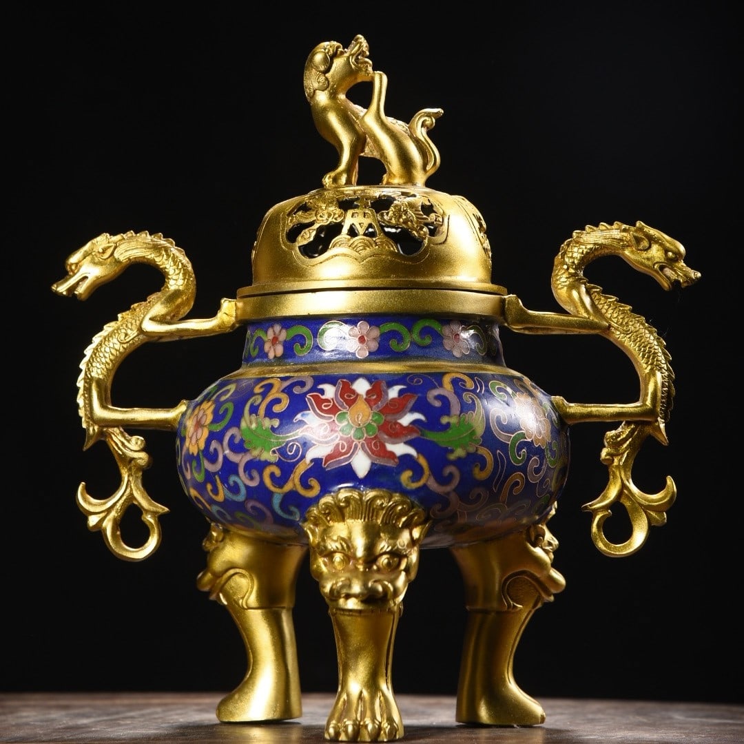 A pair of Exquisite Cloisonne Dragon-Ears Censer: A pair of Exquisite Cloisonne Dragon-Ears Censer,Ming Dynasty, China,With Mark,Size:9.8inx8.7inx3.9in,Weight:2225g