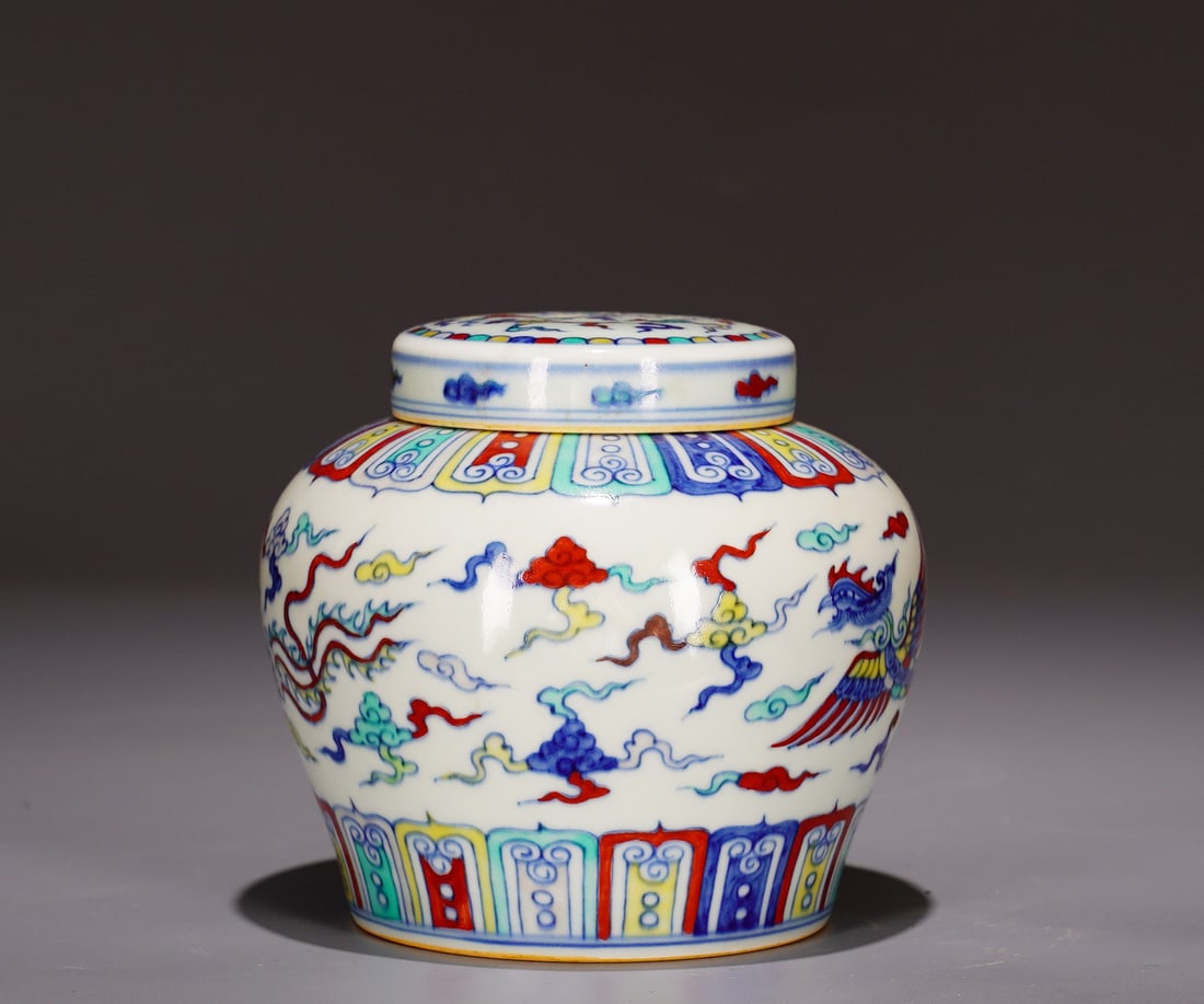 A Exquisite Doucai Phoenix Pattern Jar - 7