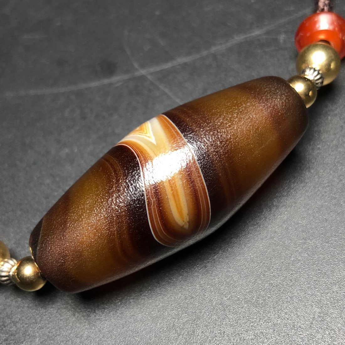 A Exquisite Agate Dzi bead Necklace - 2