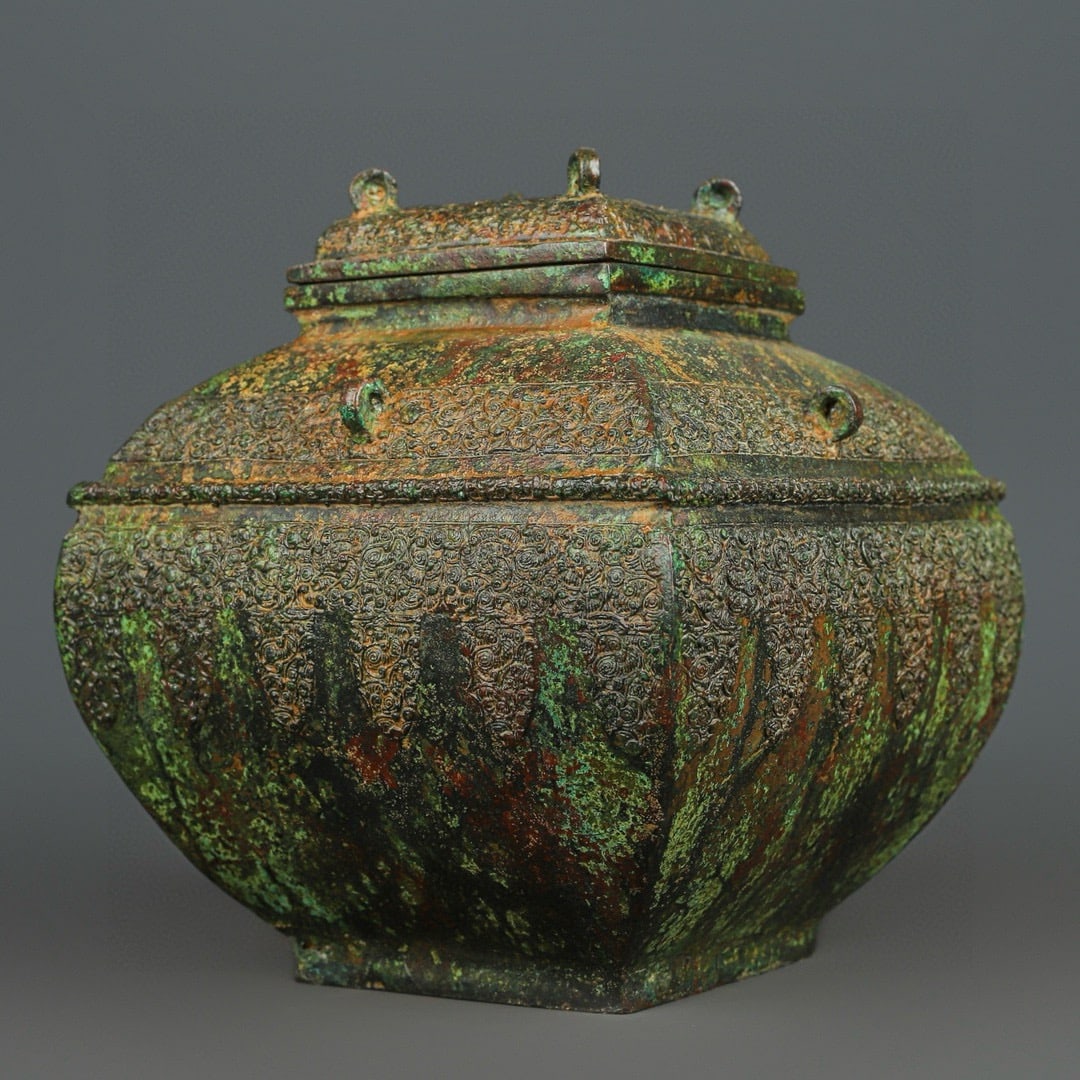 A Exquisite Bronze Jar - 2
