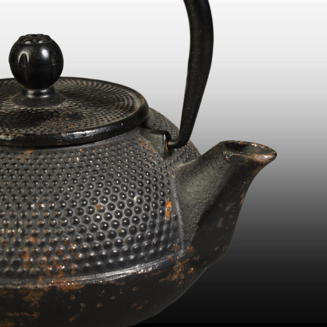 A Exquisite Iron Ewer - 2