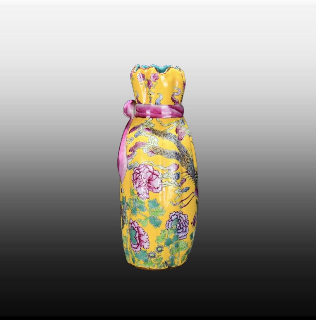 A Exquisite Enamel Phoenix Pattern Vase - 4