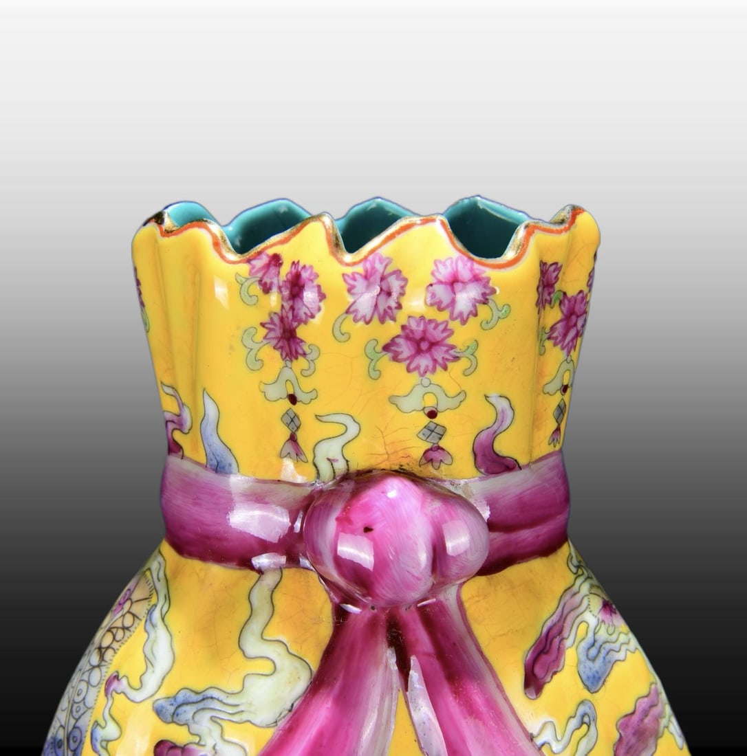 A Exquisite Enamel Phoenix Pattern Vase - 5