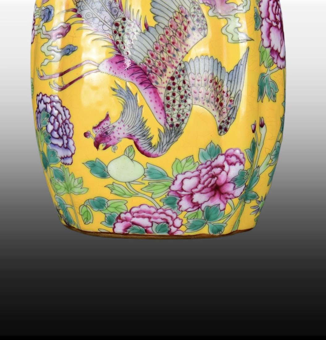 A Exquisite Enamel Phoenix Pattern Vase - 7
