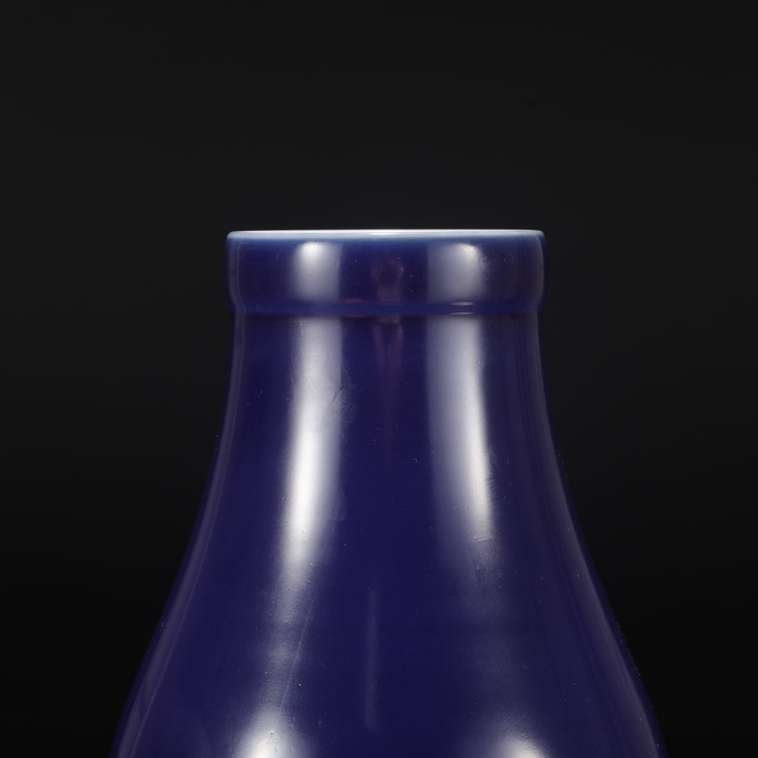 A Exquisite Ji Blue Glazed String Pattern Vase - 3