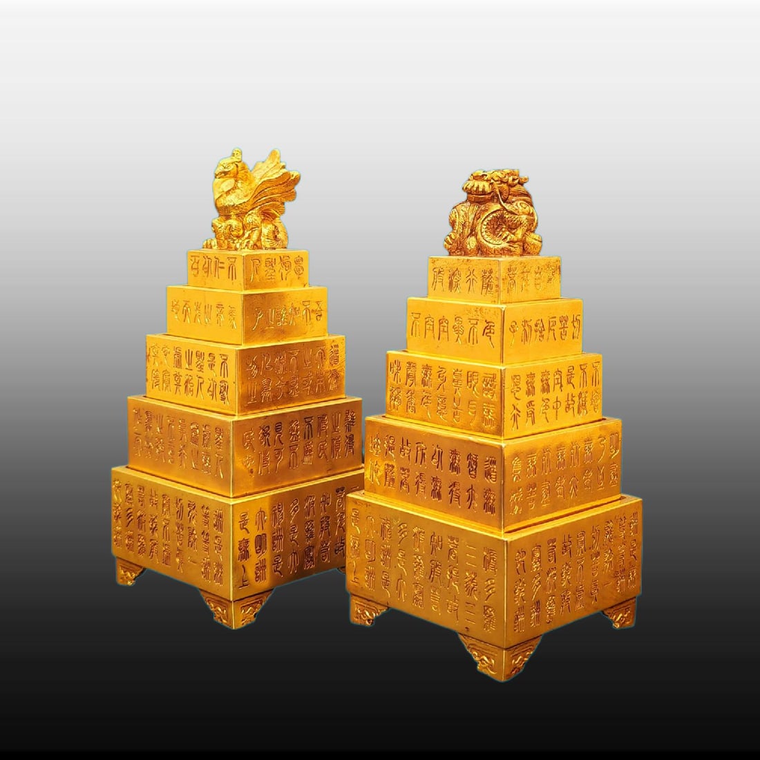 A pair of Exquisite Gilt Bronze Auspicious Beast Seal: A pair of Exquisite Gilt Bronze Auspicious Beast Seal,Ming Dynasty, China,Size:7.1inx3.1in 一对铜鎏金瑞兽印章,中国明代