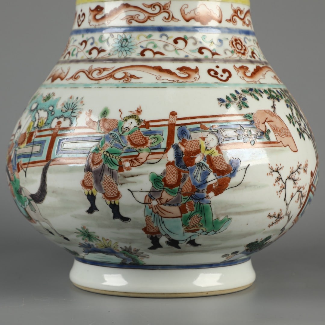 A Exquisite Wucai Figures Pattern Vase - 7