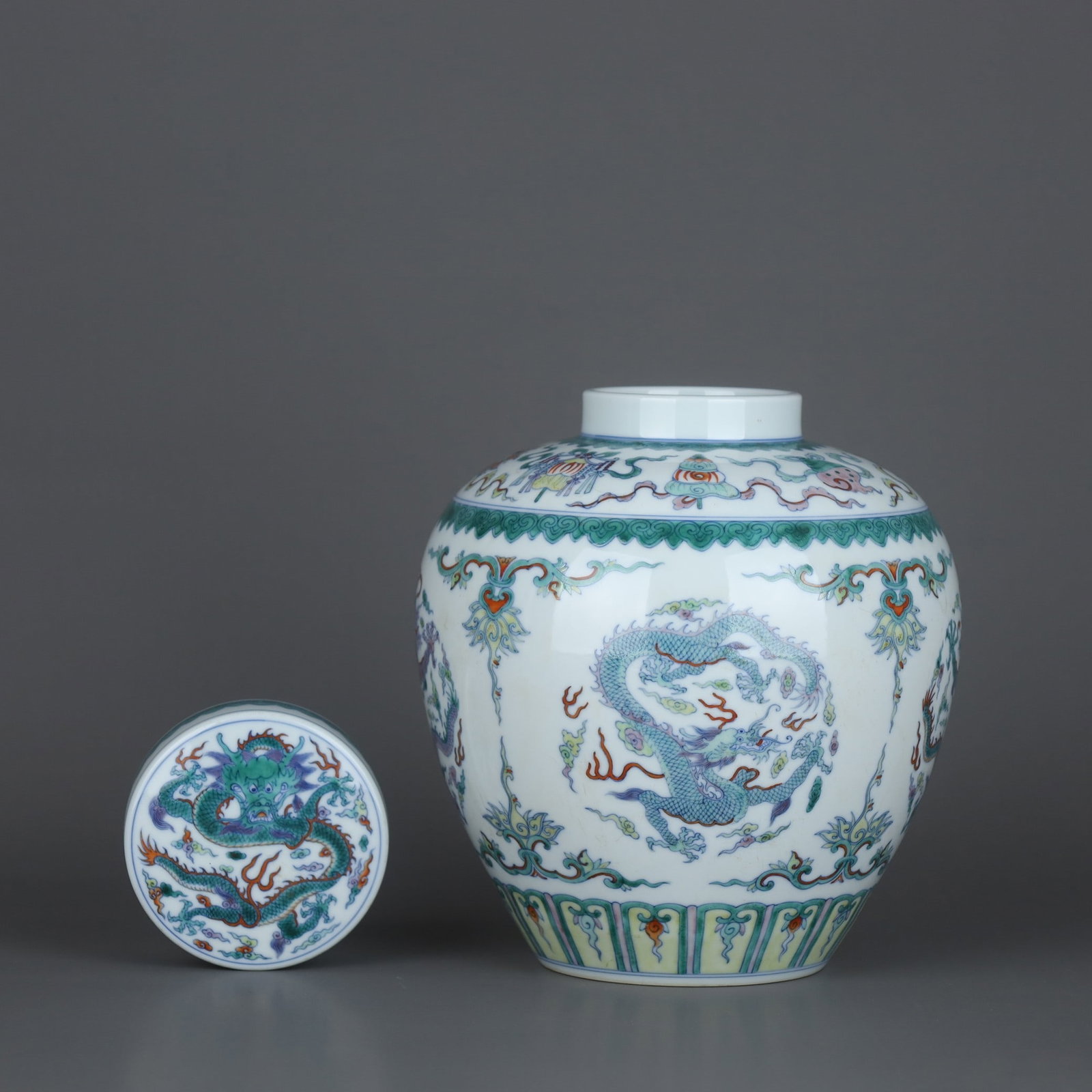 A Exquisite Doucai Dragon Pattern Jar - 3