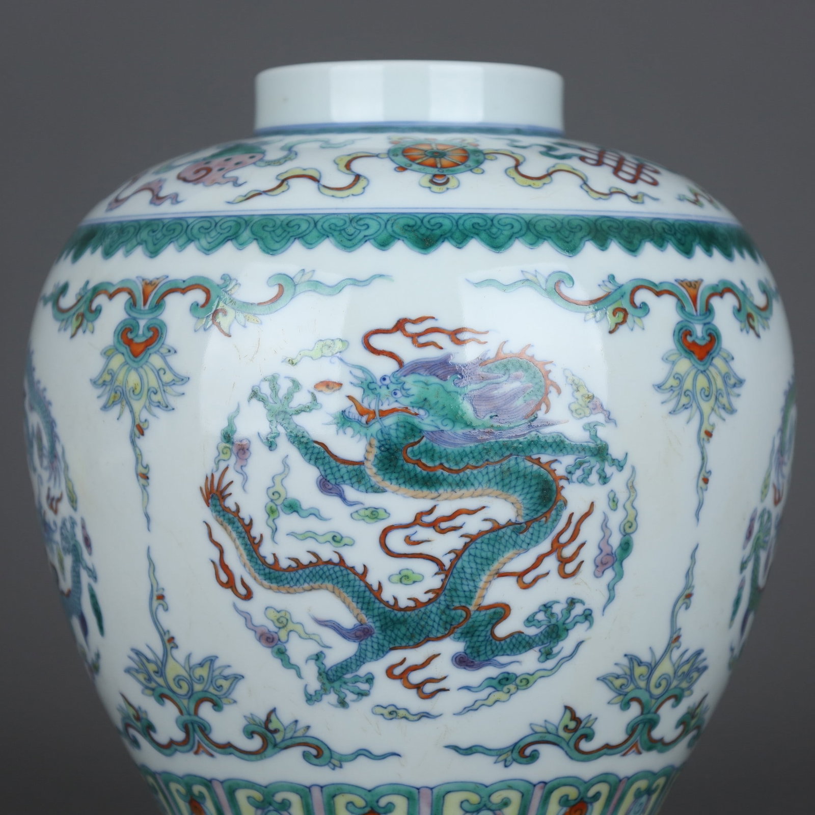 A Exquisite Doucai Dragon Pattern Jar - 6