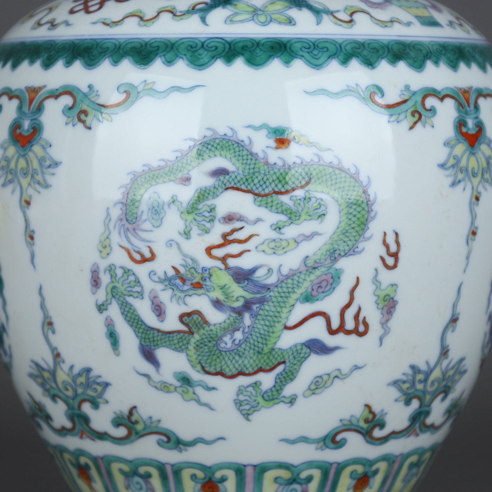 A Exquisite Doucai Dragon Pattern Jar - 7