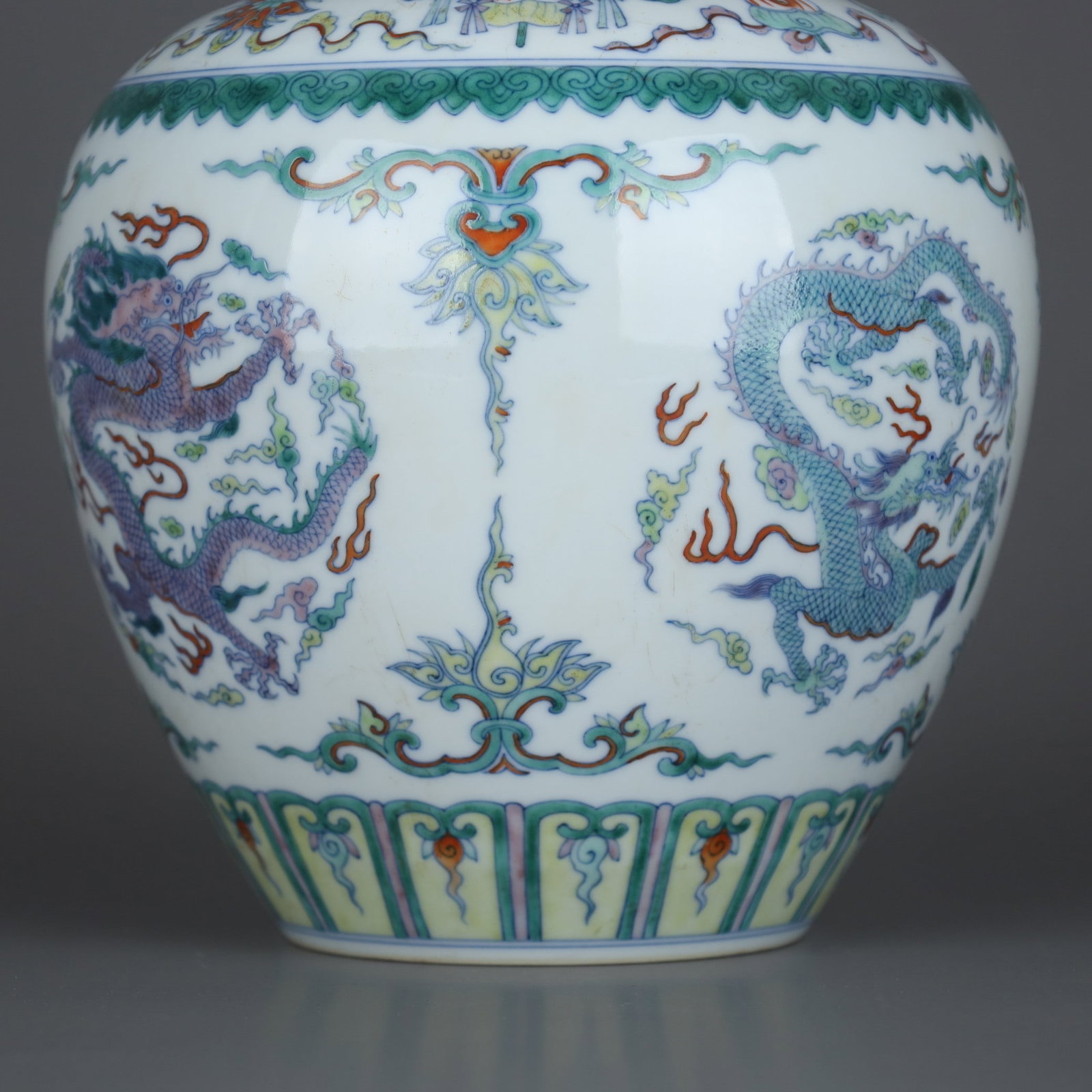 A Exquisite Doucai Dragon Pattern Jar - 8