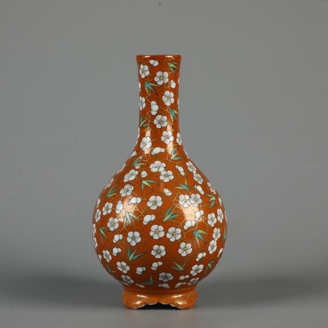 A Exquisite Iron-Red Flower Pattern Vase - 4