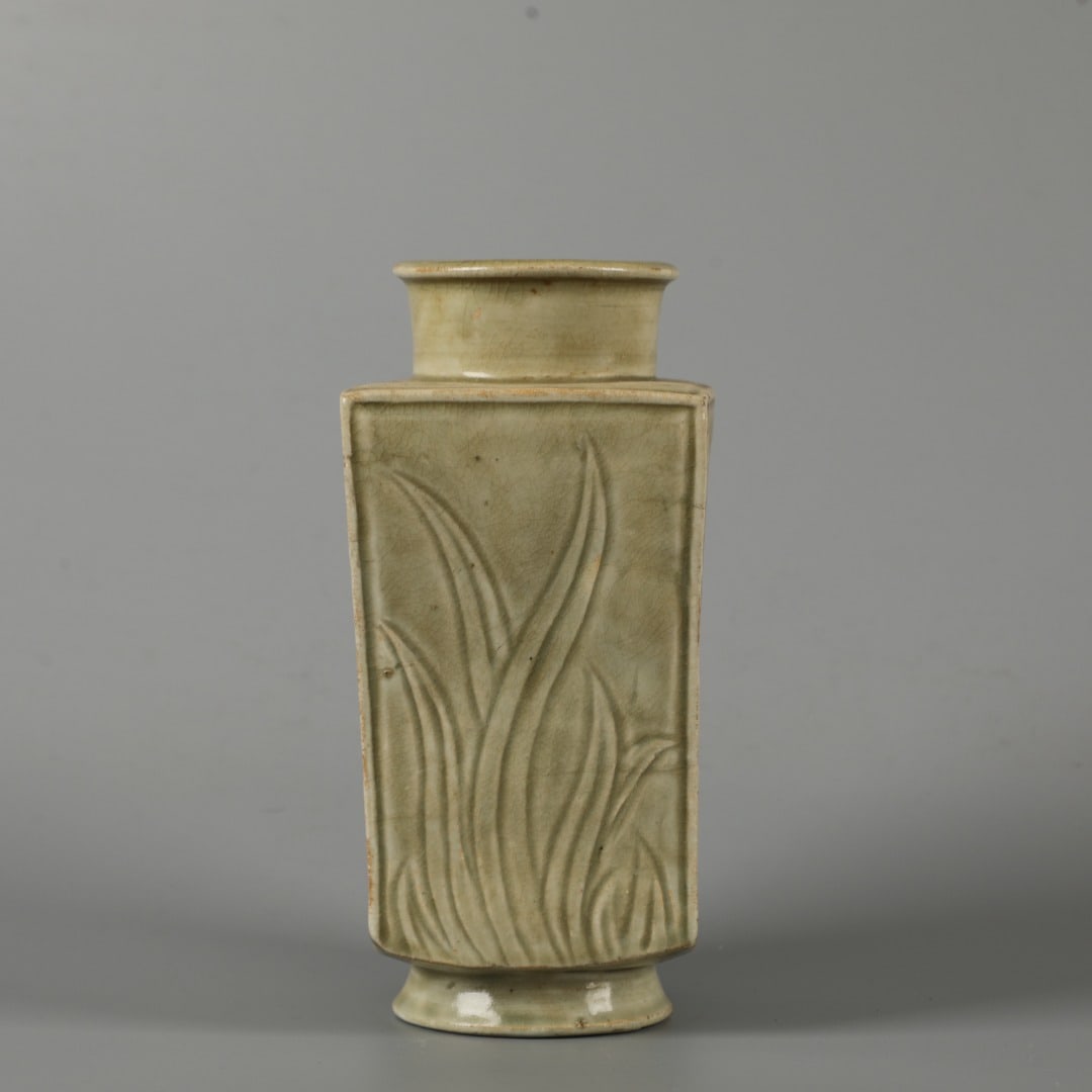 A Exquisite Yaozhou yao Celadon Glazed Flower Pattern Vase: A Exquisite Yaozhou yao Celadon Glazed Flower Pattern Vase,Song Dynasty, China,Size:9.1inx4.3in