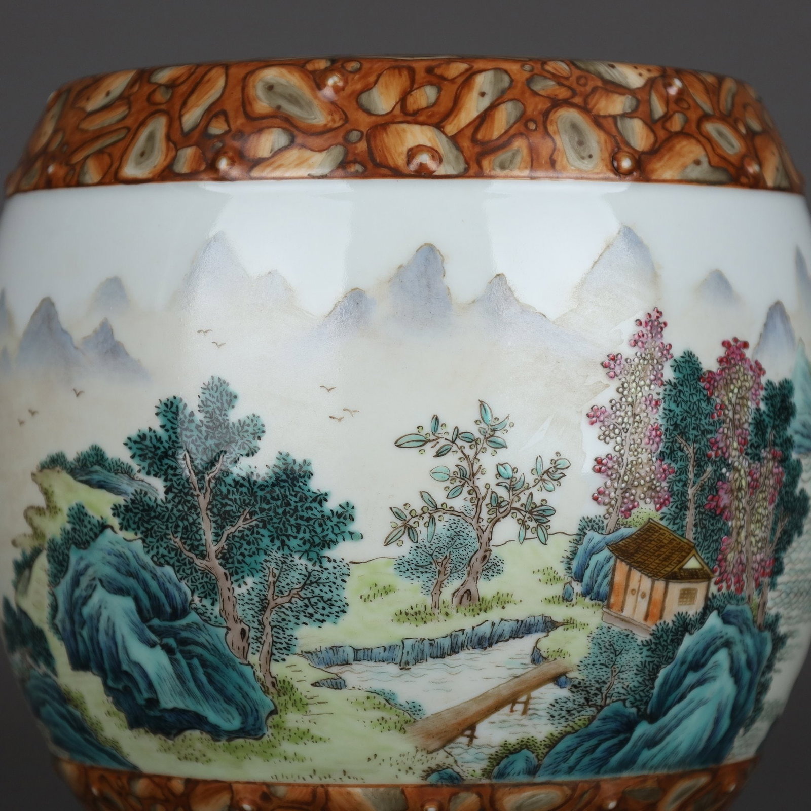 A Exquisite Stone Pattern Famille-Rose Landscape Pattern Stool - 6