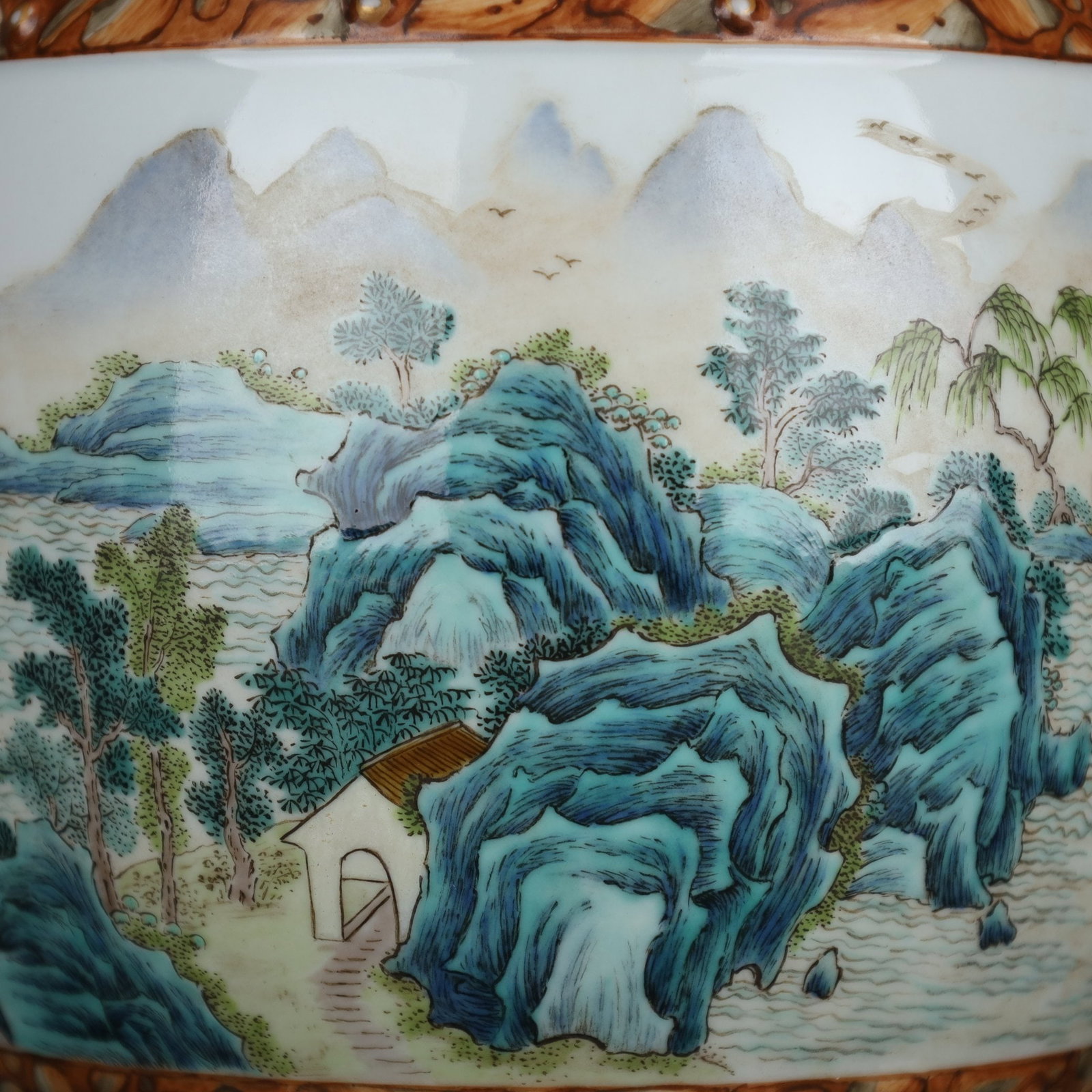 A Exquisite Stone Pattern Famille-Rose Landscape Pattern Stool - 7