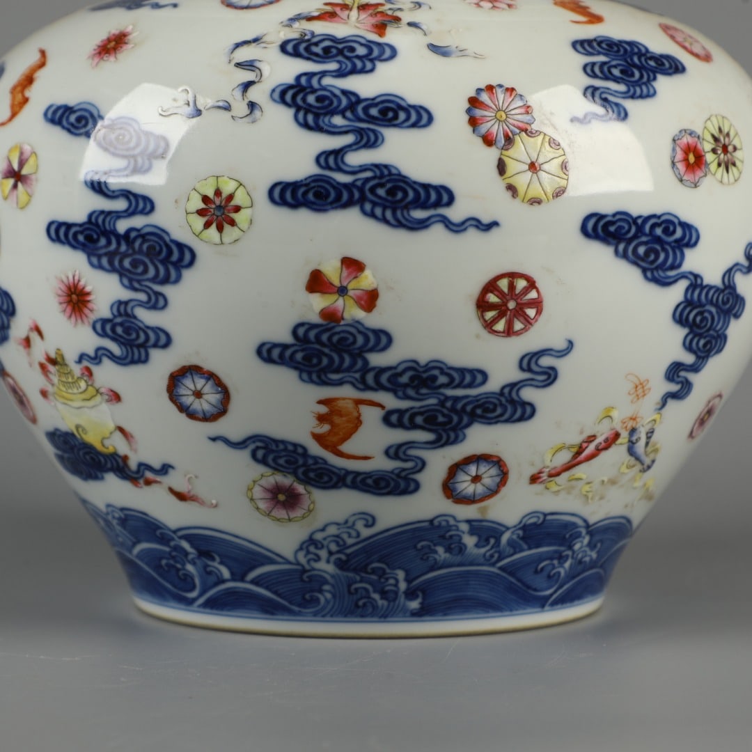A Exquisite Blue and White Auspicious Cloud Pattern Jar - 3