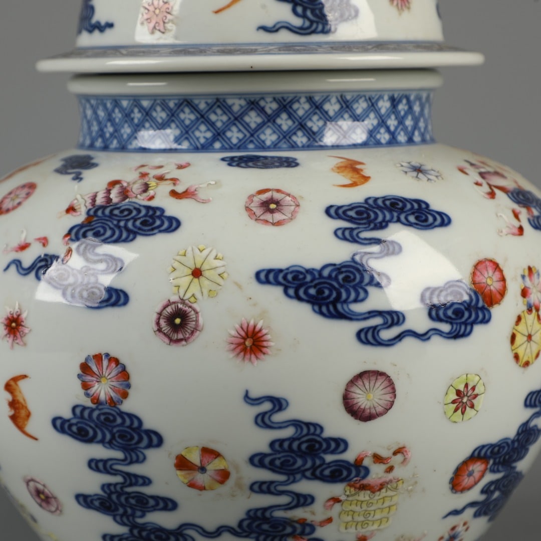 A Exquisite Blue and White Auspicious Cloud Pattern Jar - 6