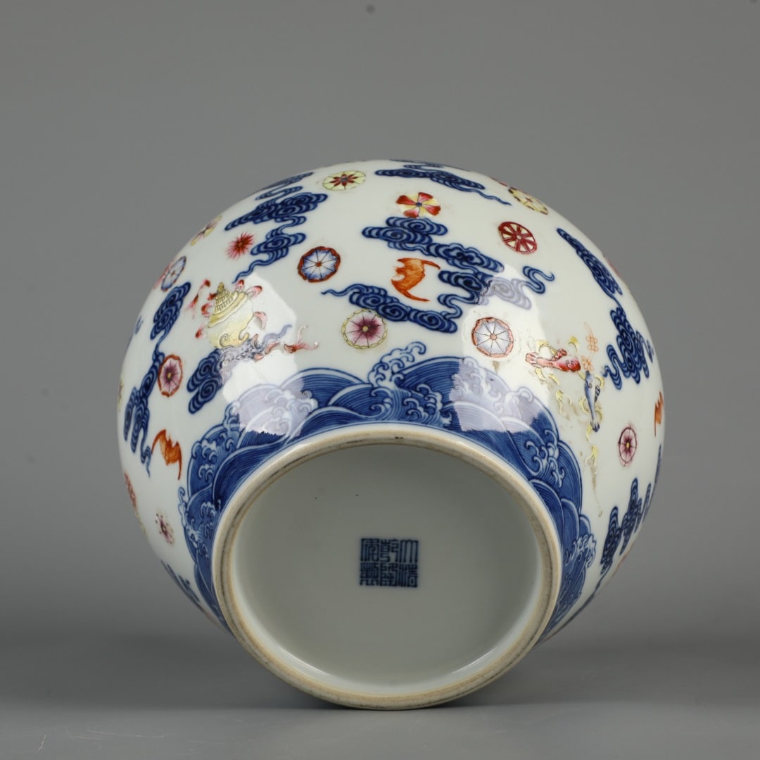 A Exquisite Blue and White Auspicious Cloud Pattern Jar - 9