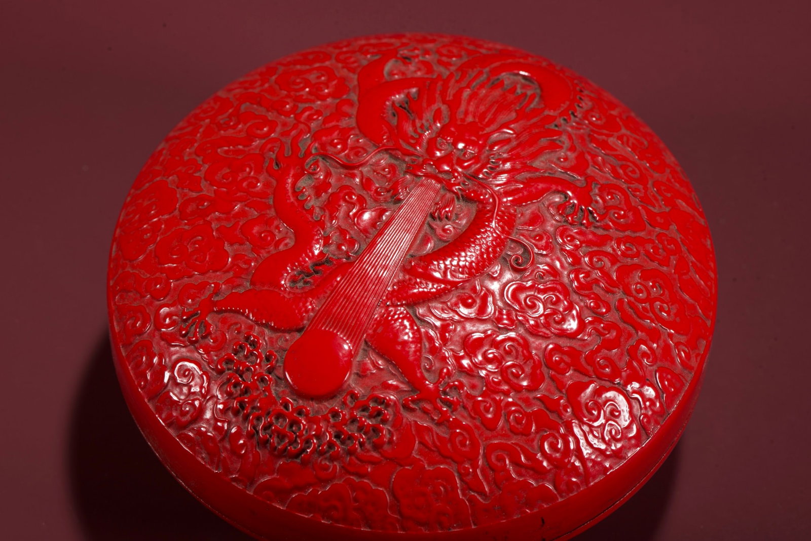 A Exquisite Carved Red Lacquer Dragon Pattern Box - 2