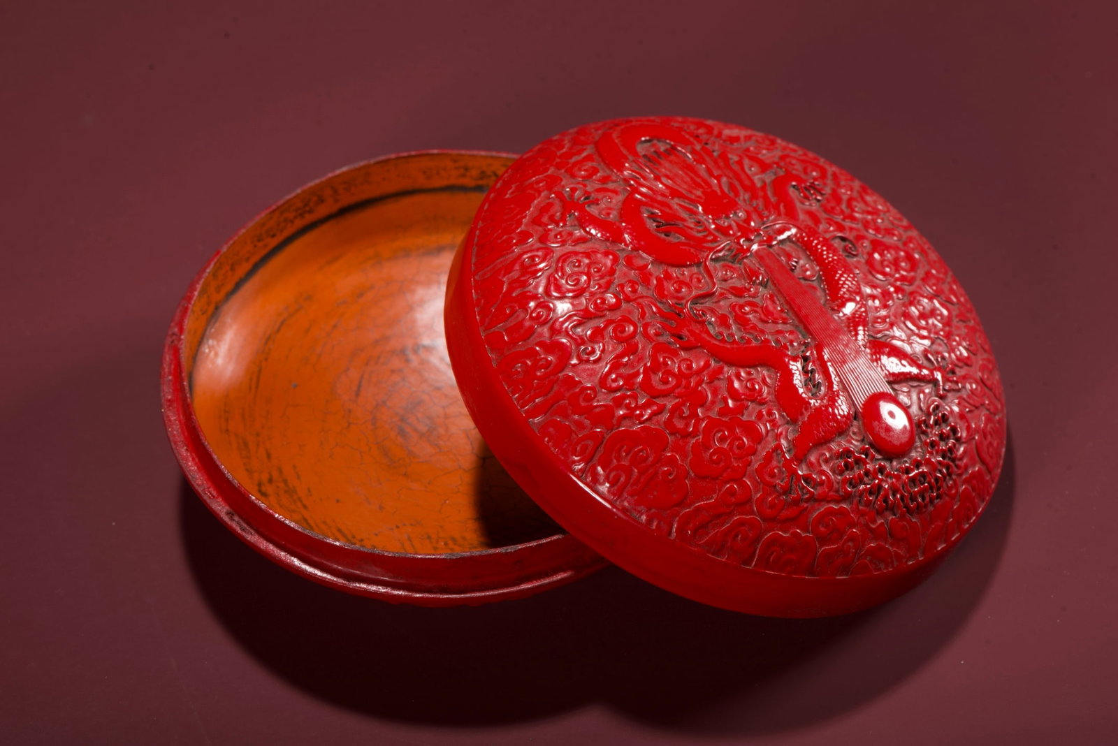 A Exquisite Carved Red Lacquer Dragon Pattern Box - 3