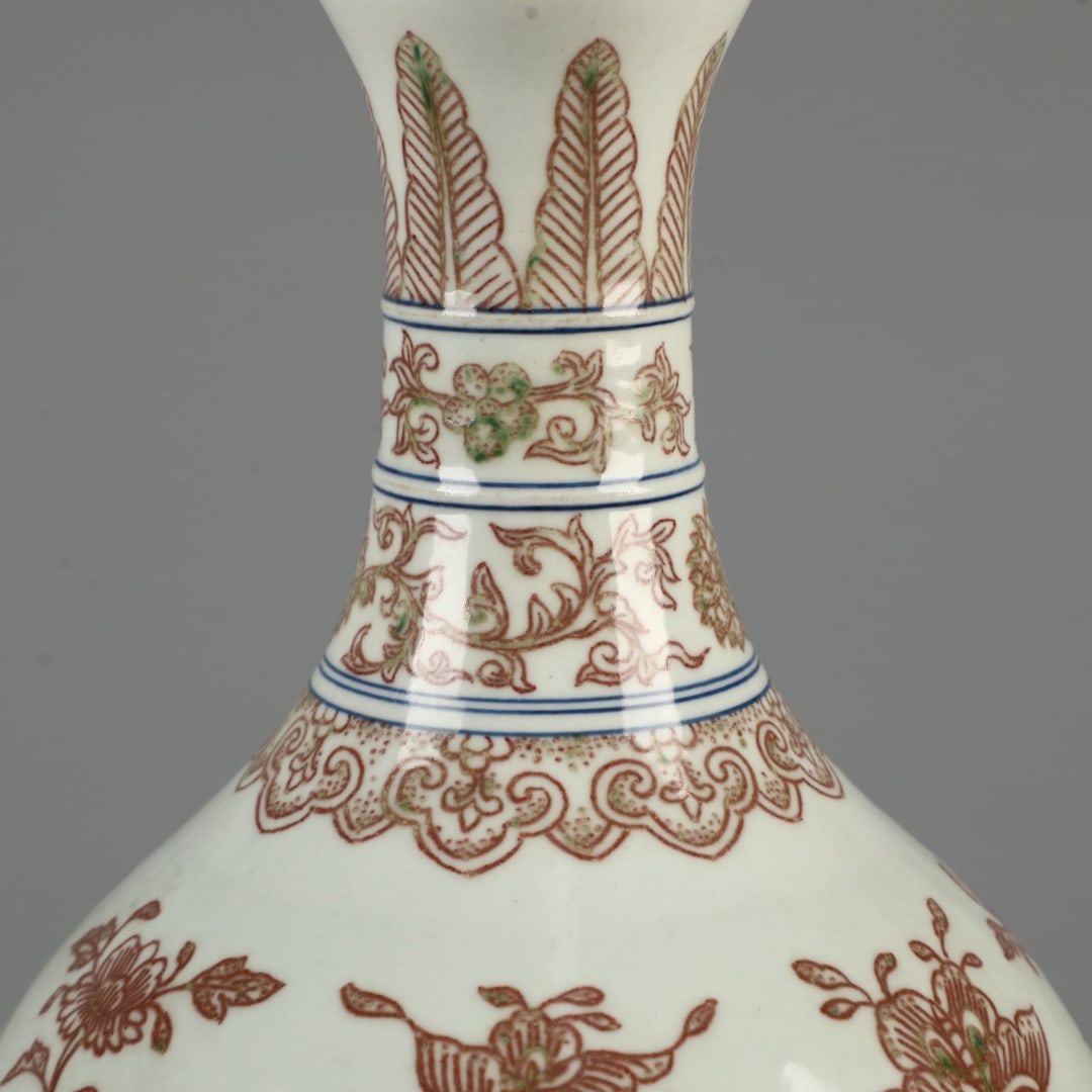 A Exquisite Underglaze-Red Flower Pattern Vase - 6