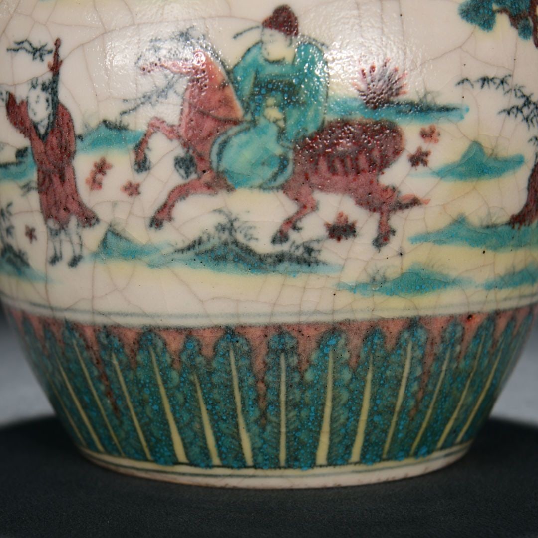 A Exquisite Wucai Figures Pattern Jar - 7