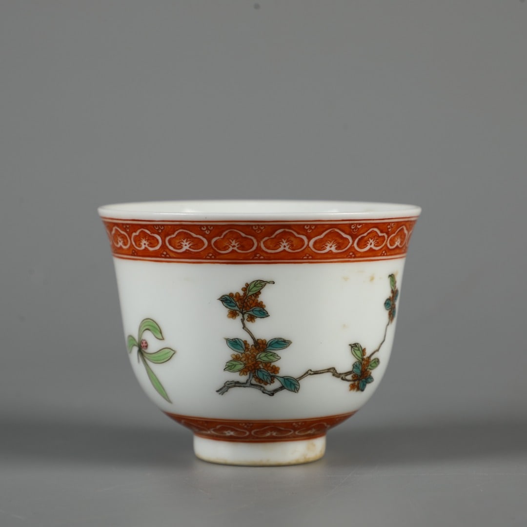 A Exquisite Wucai Flower Pattern Cup - 3