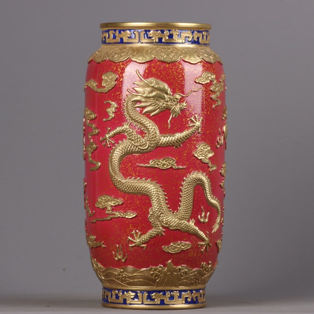A Exquisite Ruby Red-Glazed Ground Gilt Dragon Pattern Vase - 3