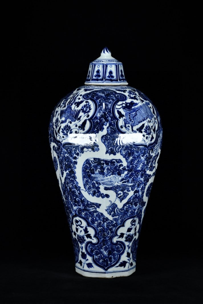 A Exquisite Blue and White Dragon and Phoenix Pattern Vase - 2