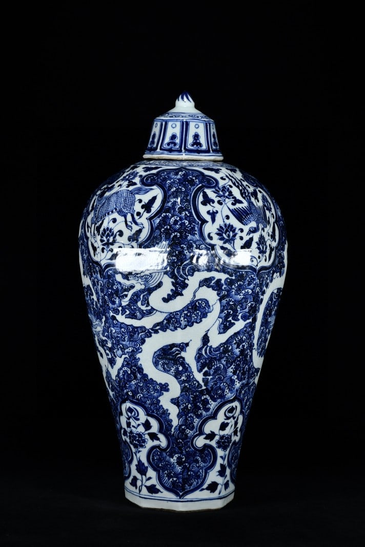 A Exquisite Blue and White Dragon and Phoenix Pattern Vase - 3