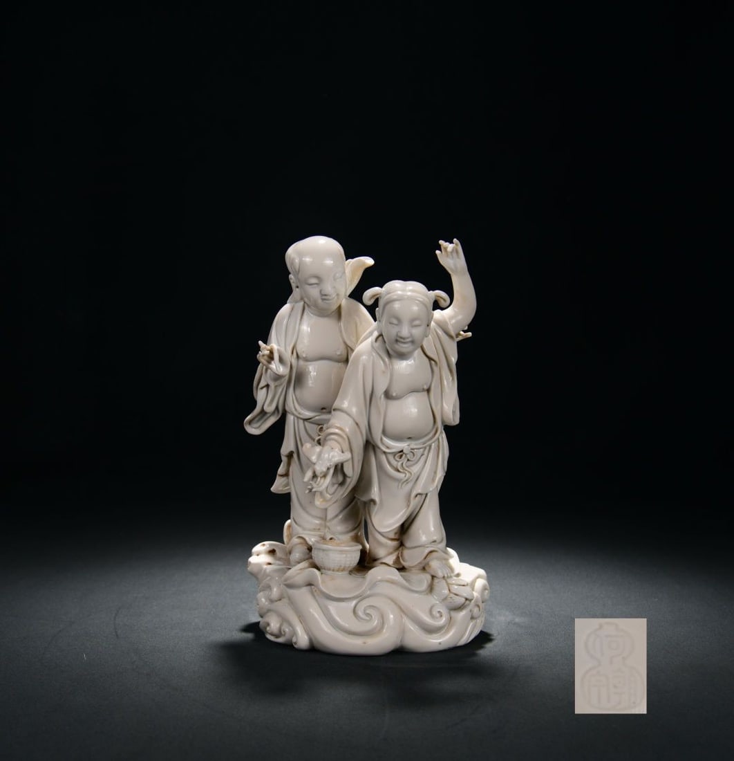 A Exquisite Blance-De-Chine White Glaze Figures Ornament: A Exquisite Blance-De-Chine White Glaze Figures Ornament,Ming Dynasty, China,With Mark,Size:11.4inx7.3in 德化窑白釉人物摆件,中国਴