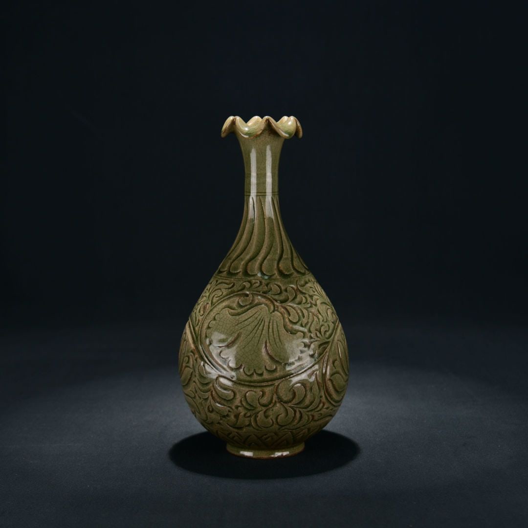 A Exquisite Celadon Glazed Lotus Pattern Vase - 3