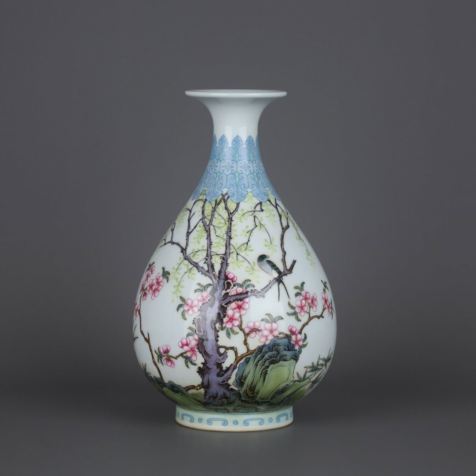 A Exquisite Enamel Flower and Bird Pattern Vase: A Exquisite Enamel Flower and Bird Pattern Vase,Qing Dynasty, China,Yongzheng Four-character Mark,Size:7.6inx4.6in