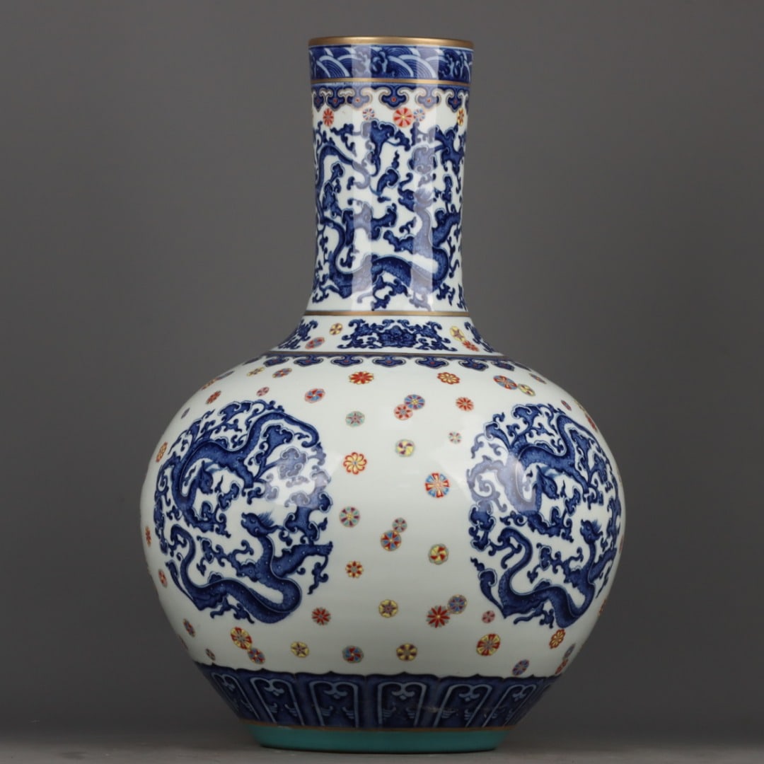 A Exquisite Blue and White Painted Gold Dragon Pattern Vase: A Exquisite Blue and White Painted Gold Dragon Pattern Vase,Qing Dynasty, China,Qianlong Six-character Mark,Size:22inx13.8in 青花描金龙纹瓶